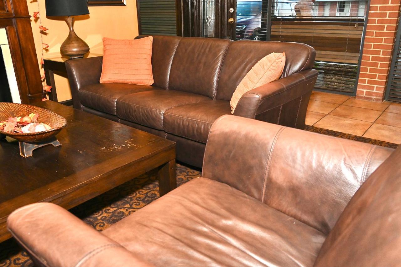| Fortune Inn & Suites