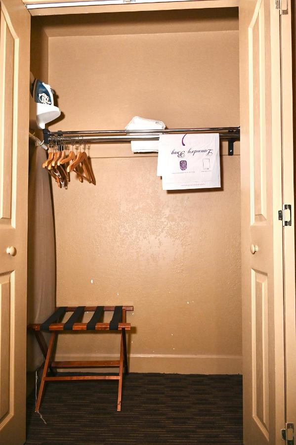 | Fortune Inn & Suites