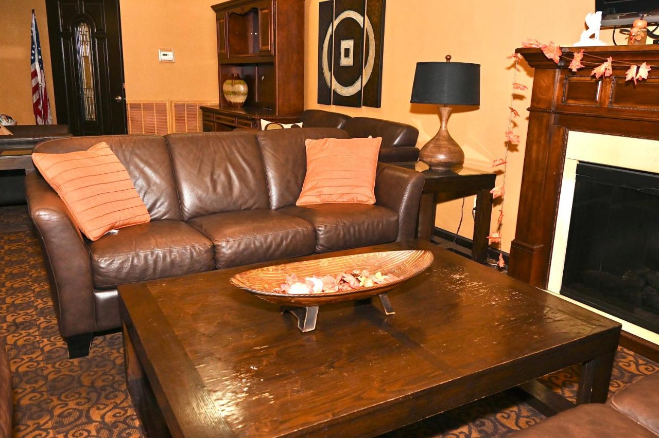 | Fortune Inn & Suites