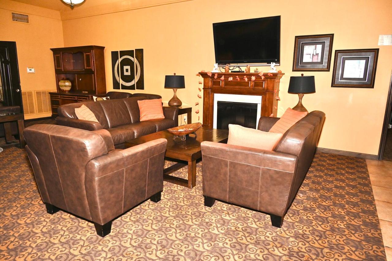 | Fortune Inn & Suites