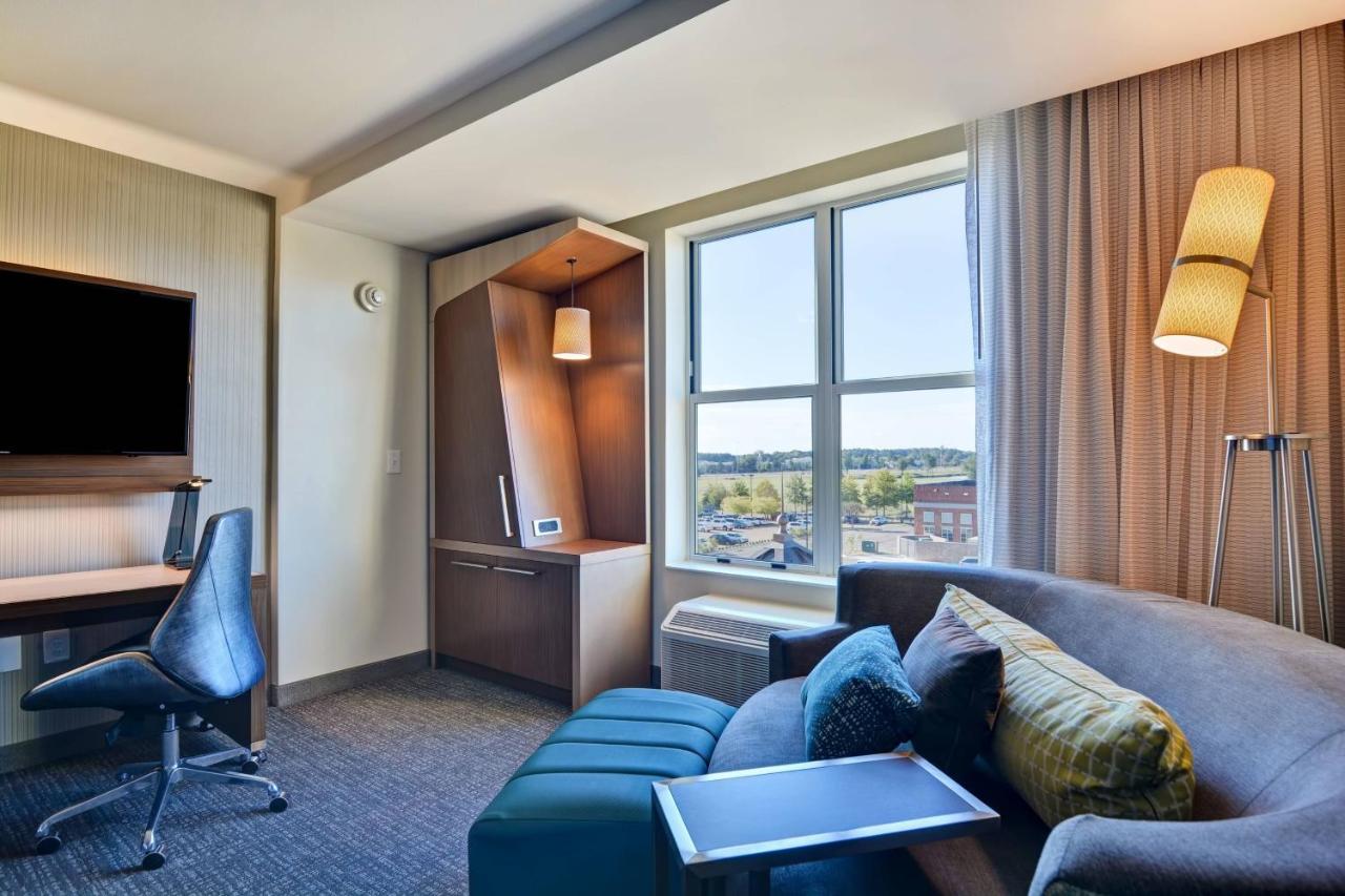 King Room with Sofa Bed at Courtyard by Marriott Jackson Madison