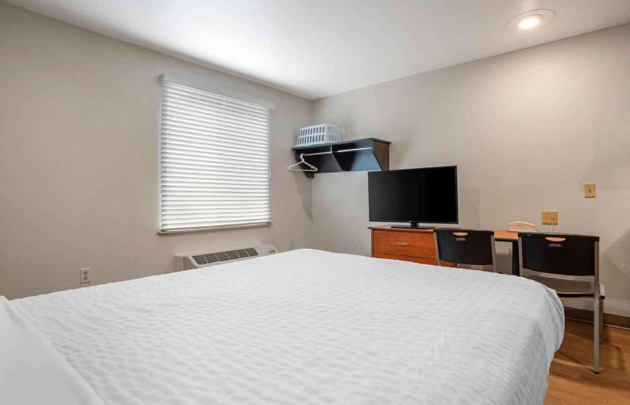 Standard Studio at Extended Stay America Select Suites - Gulfport