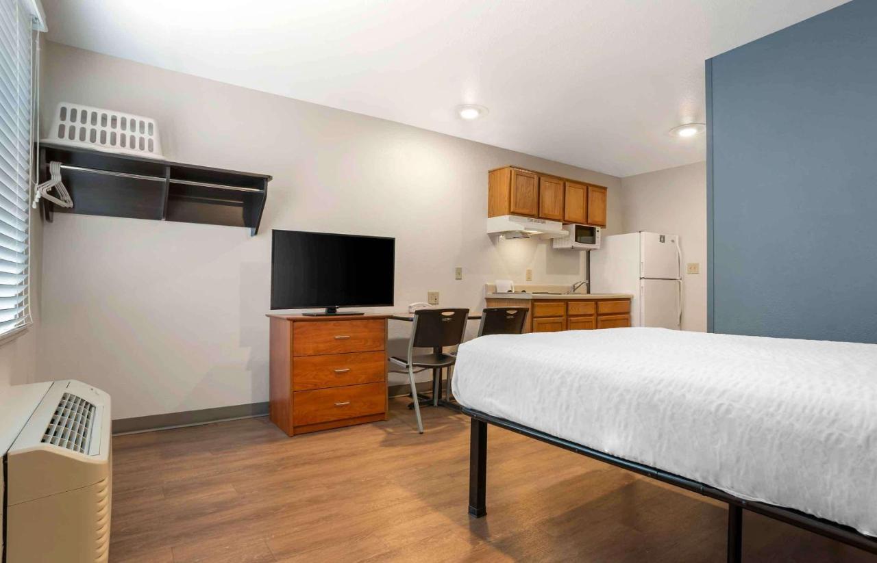 Standard Studio at Extended Stay America Select Suites - Gulfport