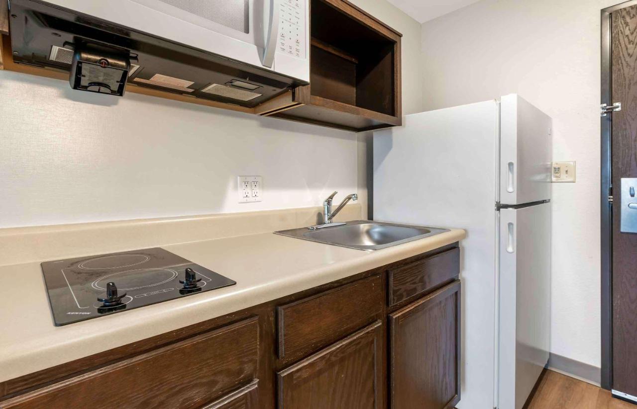 Standard Queen Room with Two Queen Beds - Non Smoking at Extended Stay America Select Suites - Louisville - Airport
