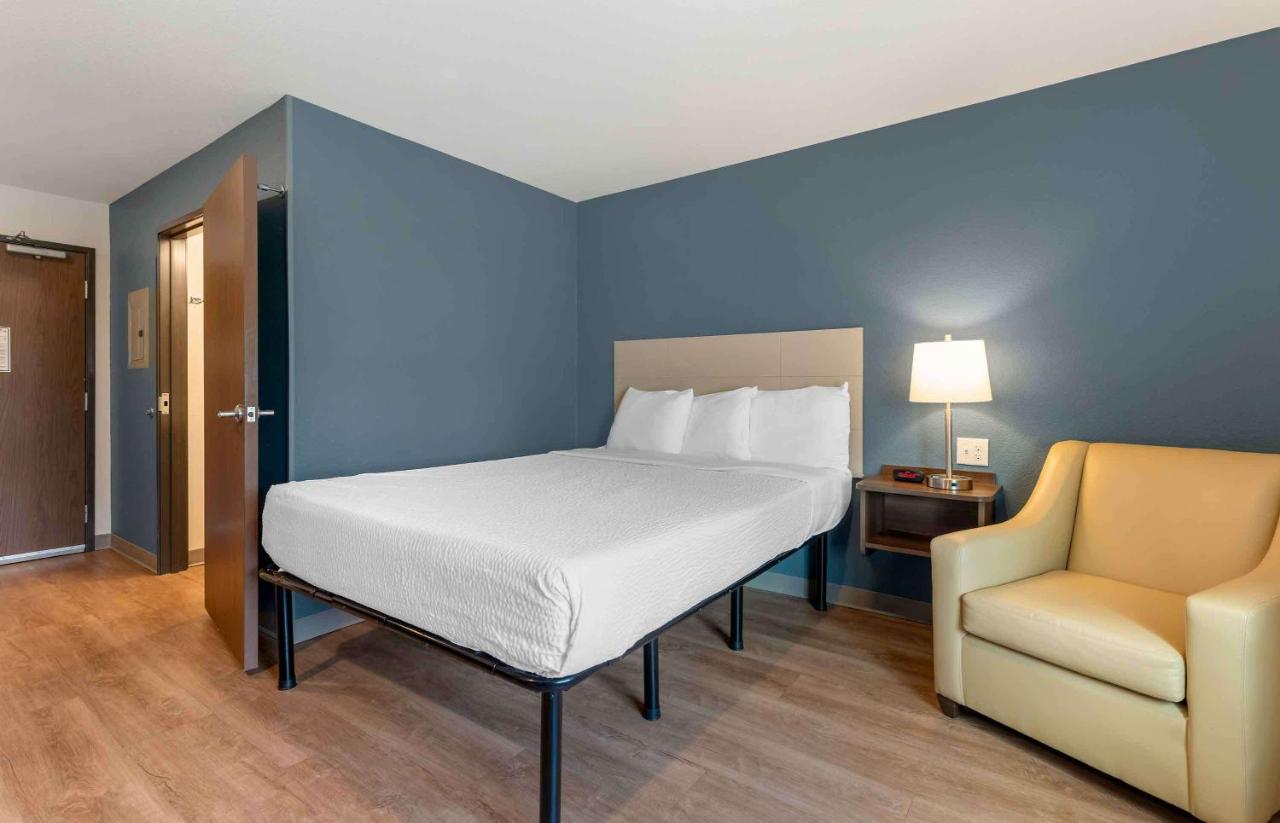 Standard Queen Room - Non-Smoking at Extended Stay America Suites - St Paul - Woodbury