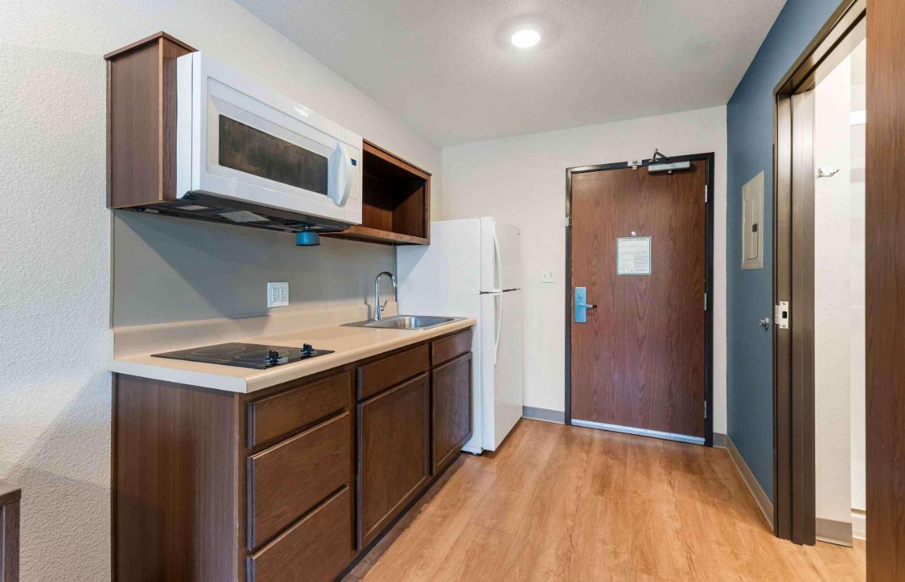 Standard Queen Room - Non-Smoking at Extended Stay America Suites - St Paul - Woodbury