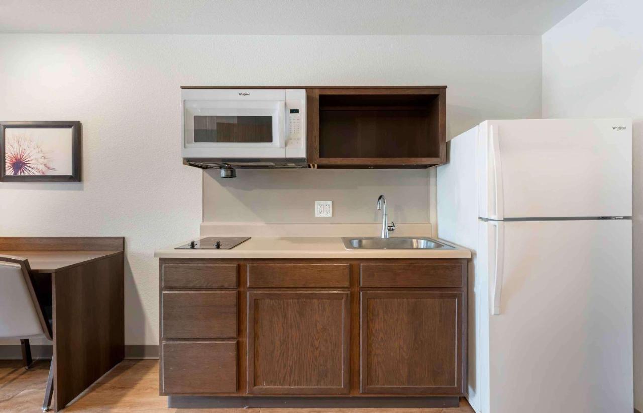 Standard King Room - Non-Smoking at Extended Stay America Suites - St Paul - Woodbury