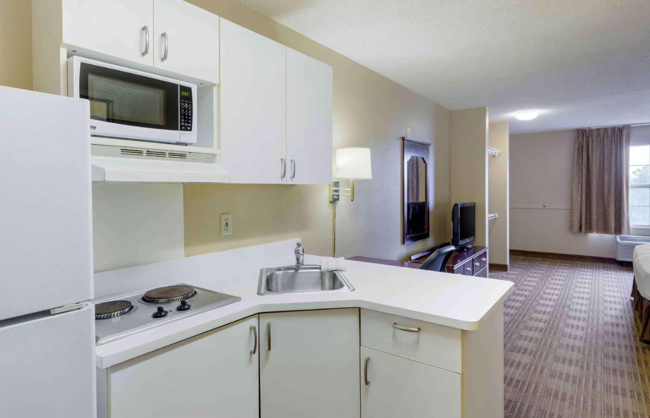 Studio with 1 King Bed - Non-Smoking at Extended Stay America Select Suites Fayetteville Owen Dr