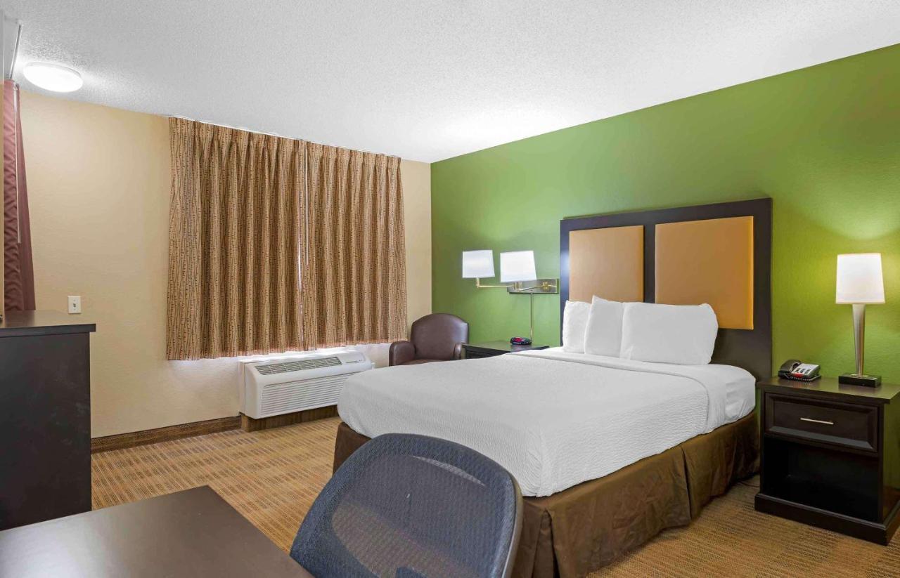 Queen studio with 1 Queen Bed - Disability Access/Non-Smoking at Extended Stay America Select Suites - Columbus - Worthington