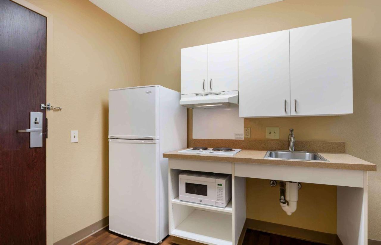 Queen studio with 1 Queen Bed - Disability Access/Non-Smoking at Extended Stay America Select Suites - Columbus - Worthington