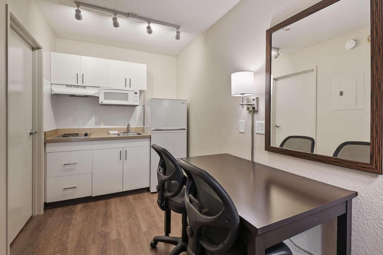Studio with 1 Queen Bed - Hearing Accessible - Non-Smoking at Extended Stay America Suites Miami Airport Blue Lagoon