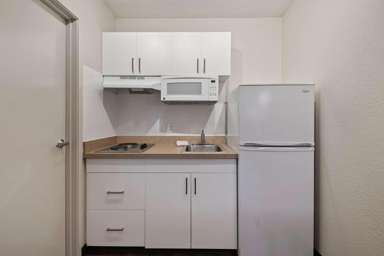 Studio with 1 Queen Bed - Hearing Accessible - Non-Smoking at Extended Stay America Suites Miami Airport Blue Lagoon