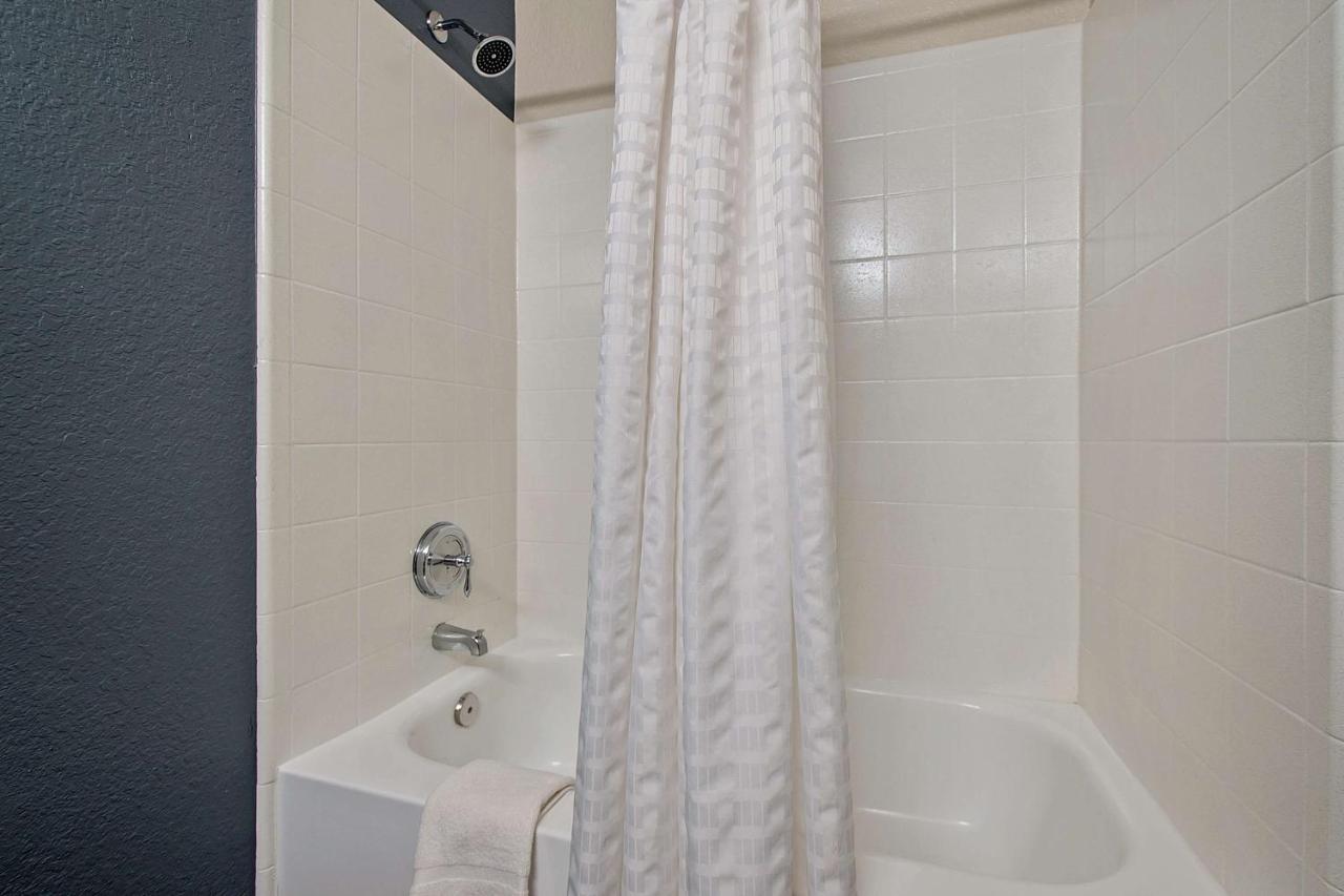 Studio with 2 Double Beds - Non-Smoking at Extended Stay America Suites Miami Airport Blue Lagoon