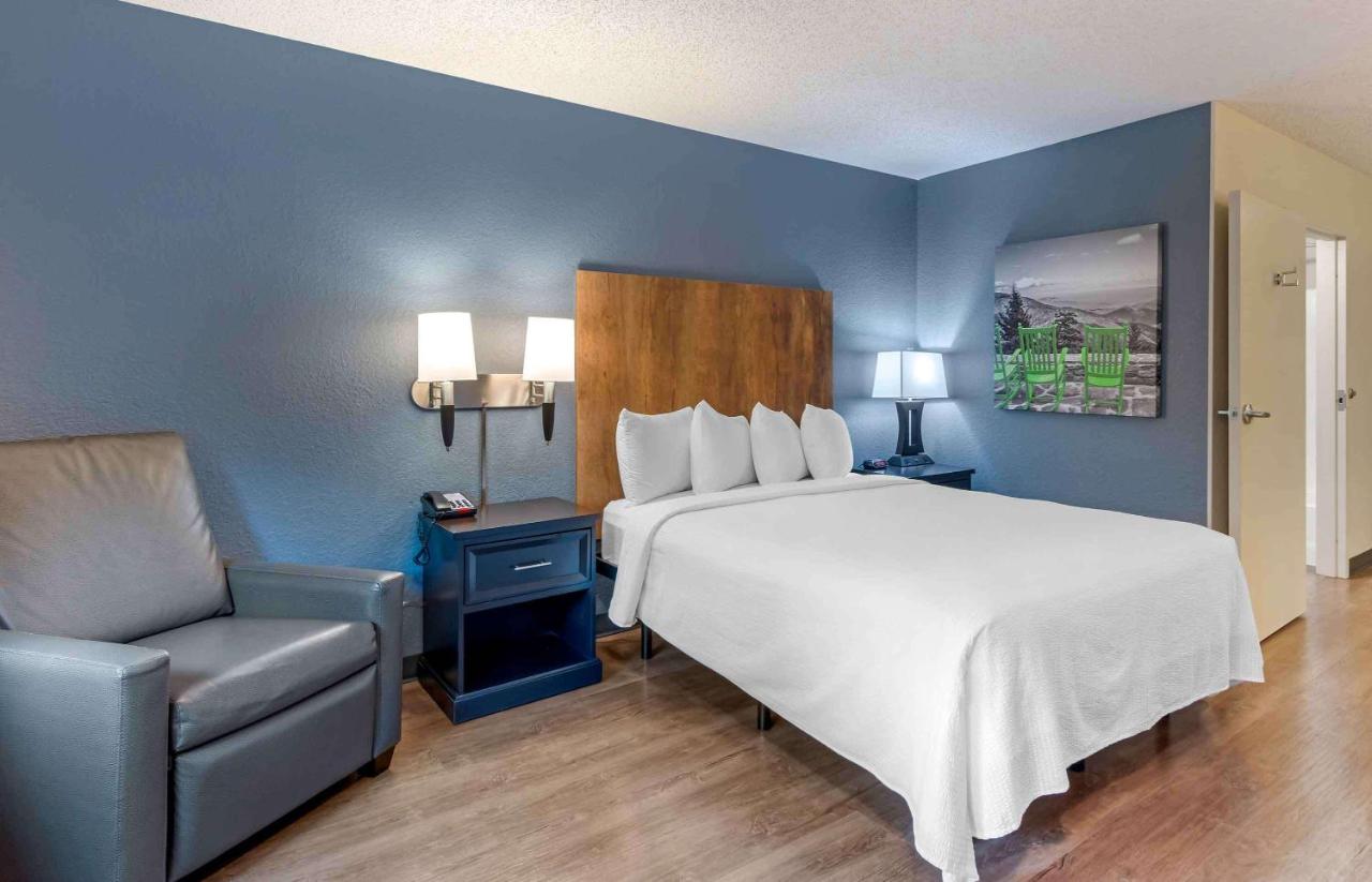 Studio with 1 Queen Bed - Hearing Accessible - Non-Smoking at Extended Stay America Premier Suites Miami Coral Gables