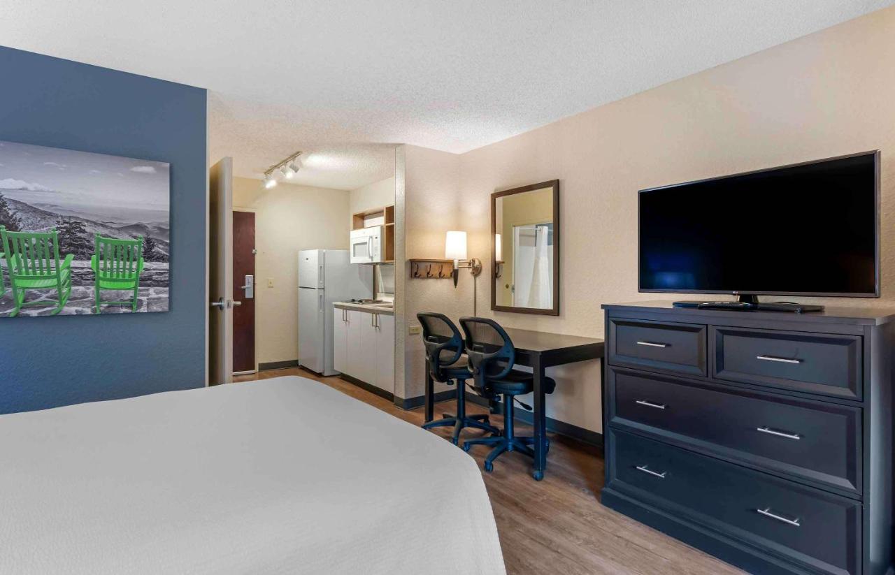 Studio with 1 Queen Bed - Hearing Accessible - Non-Smoking at Extended Stay America Premier Suites Miami Coral Gables