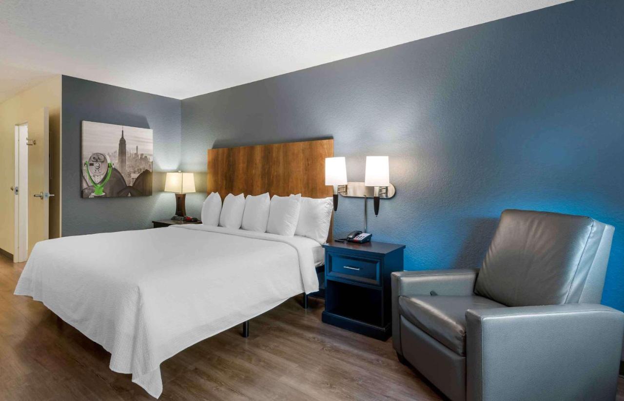 Studio with 1 King Bed - Non-Smoking at Extended Stay America Premier Suites Miami Coral Gables