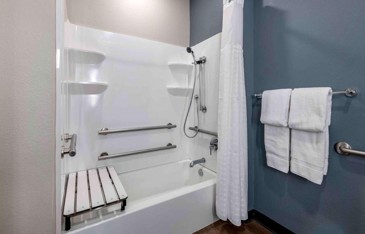 Queen studio with 1 Queen Bed - Disability Access/Non-Smoking at Extended Stay America Premier Suites Miami Coral Gables