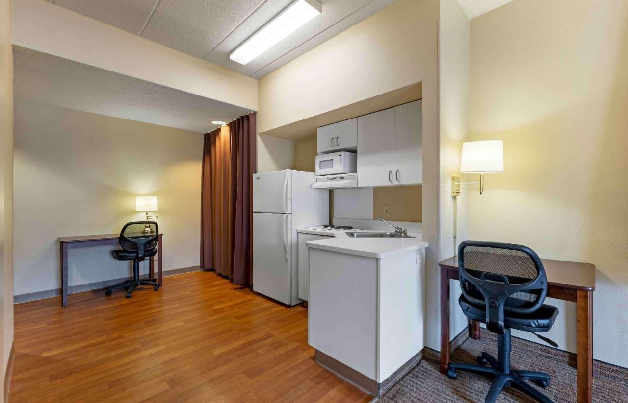 | Extended Stay America Suites - Chicago - Darien