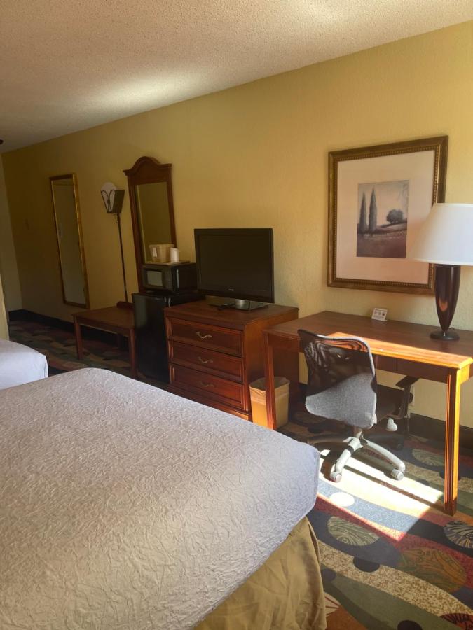 | Budgetel Inn & Suites Atlanta