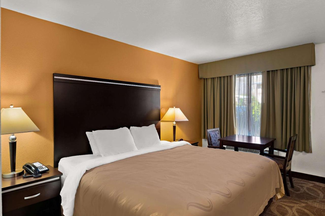 King Room - Non-Smoking at Quality Inn Saint George South Bluff
