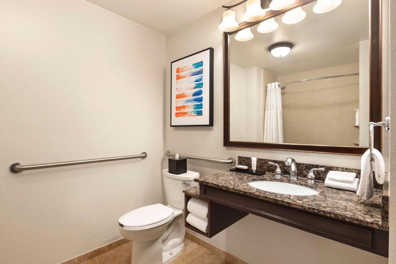 One-Bedroom Queen Suite with Bath Tub - Disability Access/Non-Smoking at Embassy Suites by Hilton Orlando Lake Buena Vista South