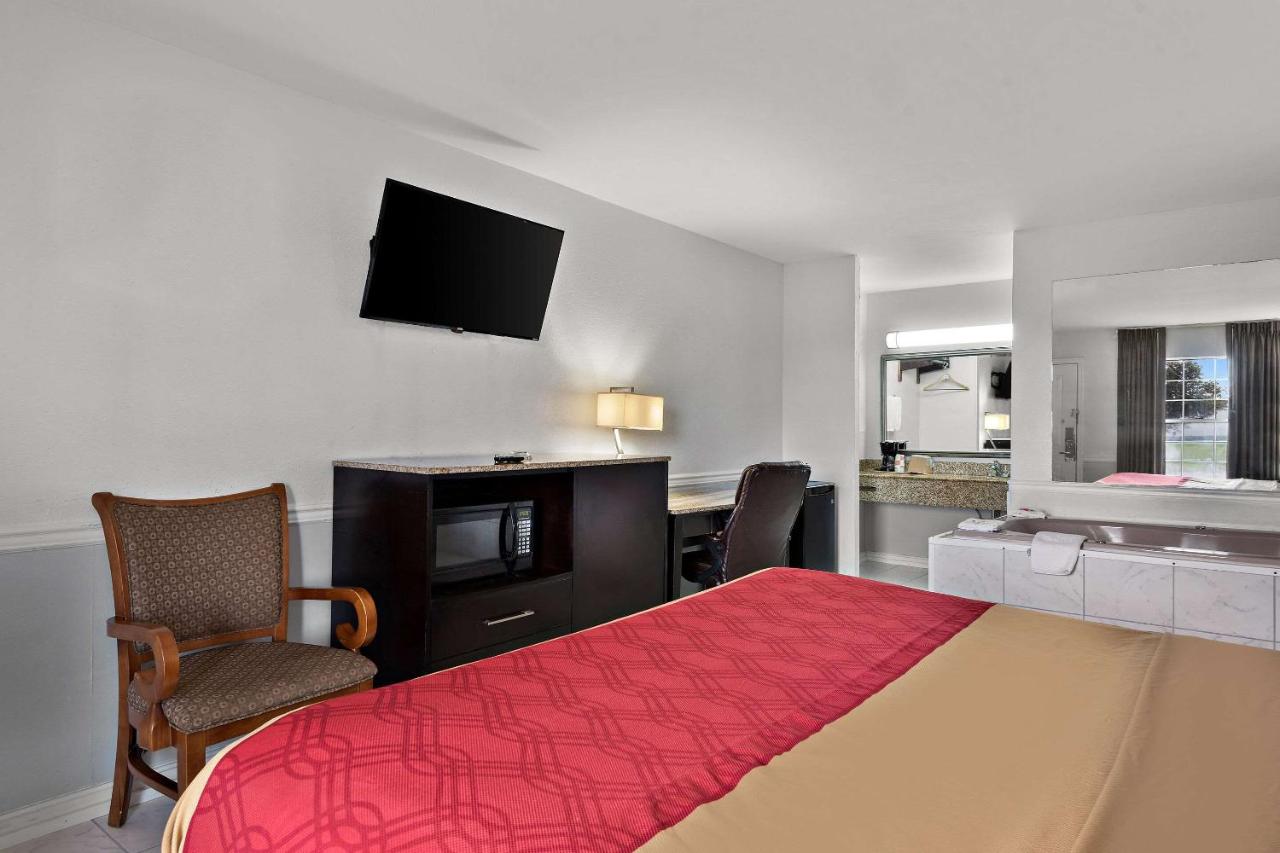 | Econo Lodge Princess Anne