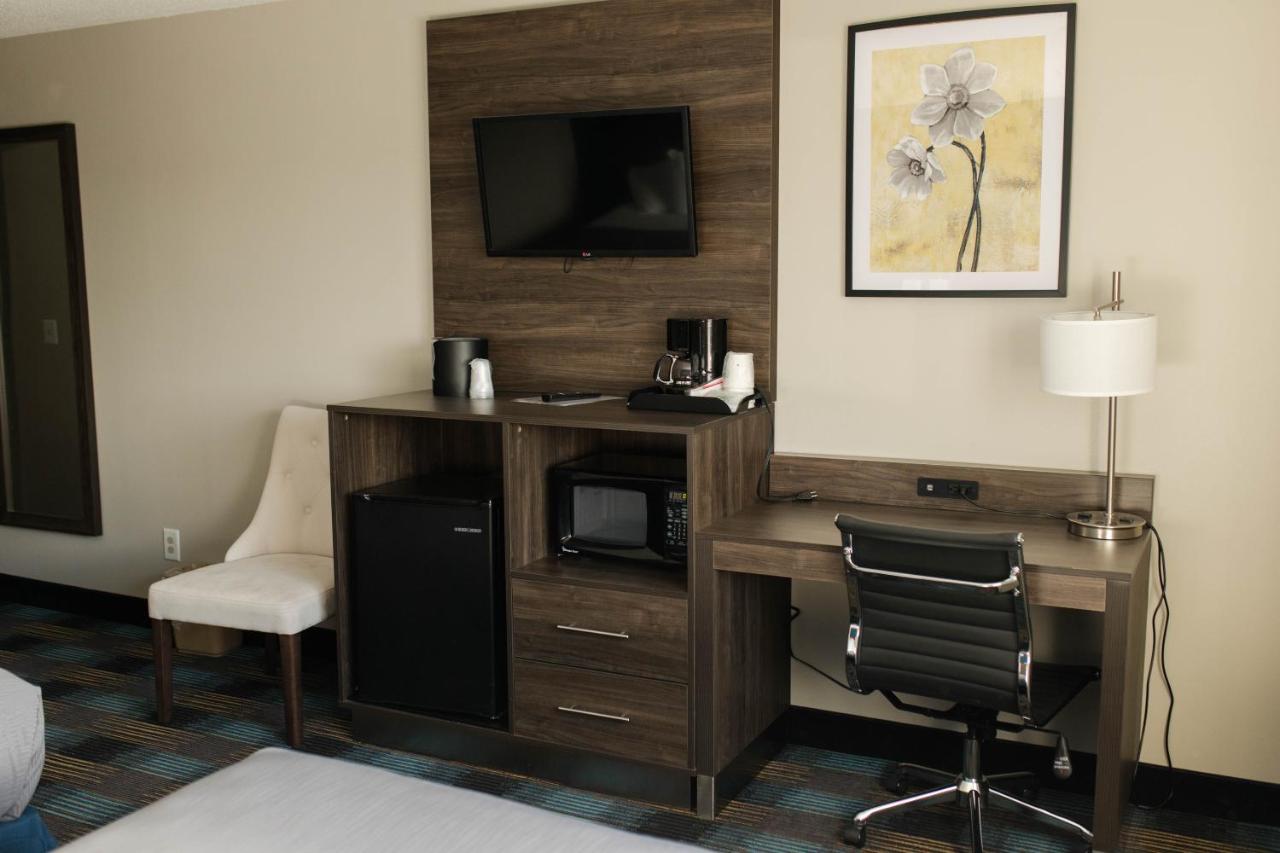 Double Room with Two Double Beds - Non-Smoking at Travelodge by Wyndham Escanaba
