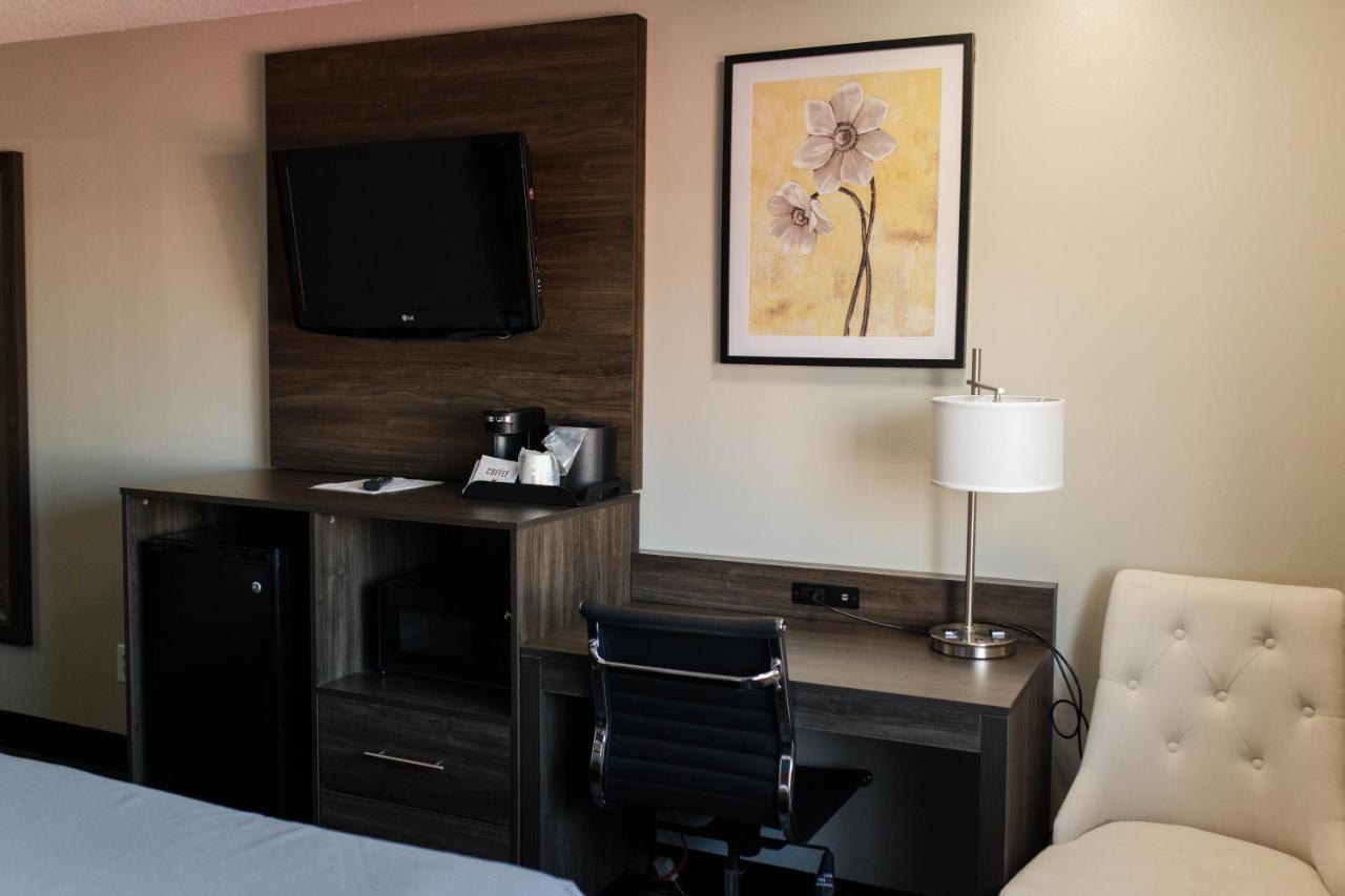 Double Room with Two Double Beds - Non-Smoking at Travelodge by Wyndham Escanaba