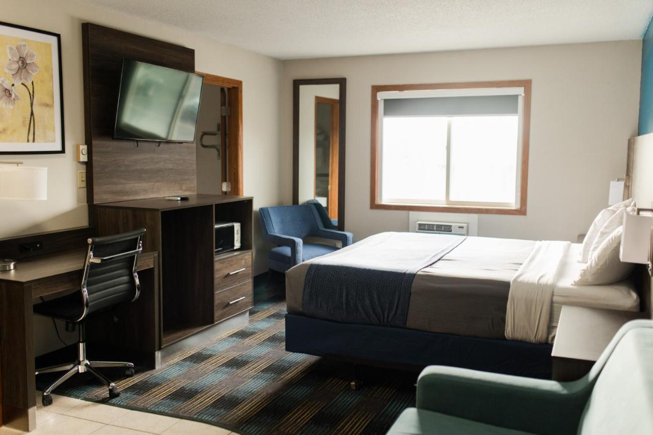 King Suite - Non-Smoking at Travelodge by Wyndham Escanaba
