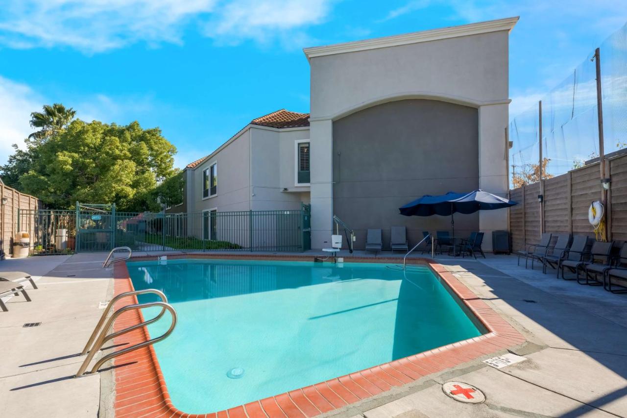  | Best Western Lanai Garden Inn & Suites