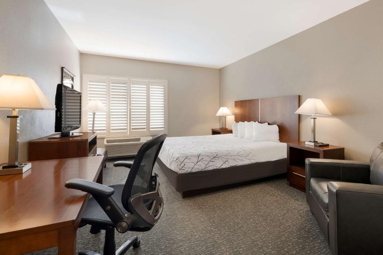 King Room - Non-Smoking at Best Western Lanai Garden Inn & Suites