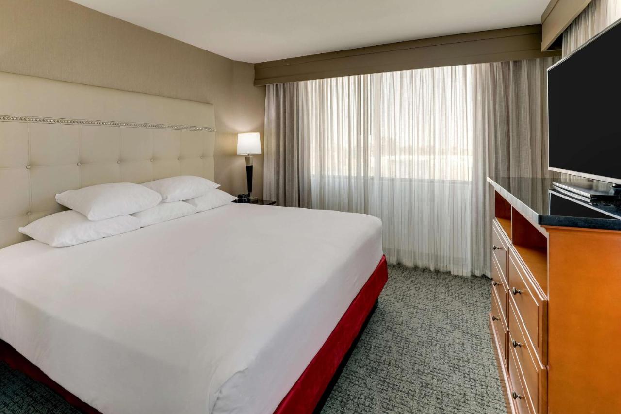 King Suite with Sofa Bed and Terrace at Drury Inn & Suites Phoenix Airport