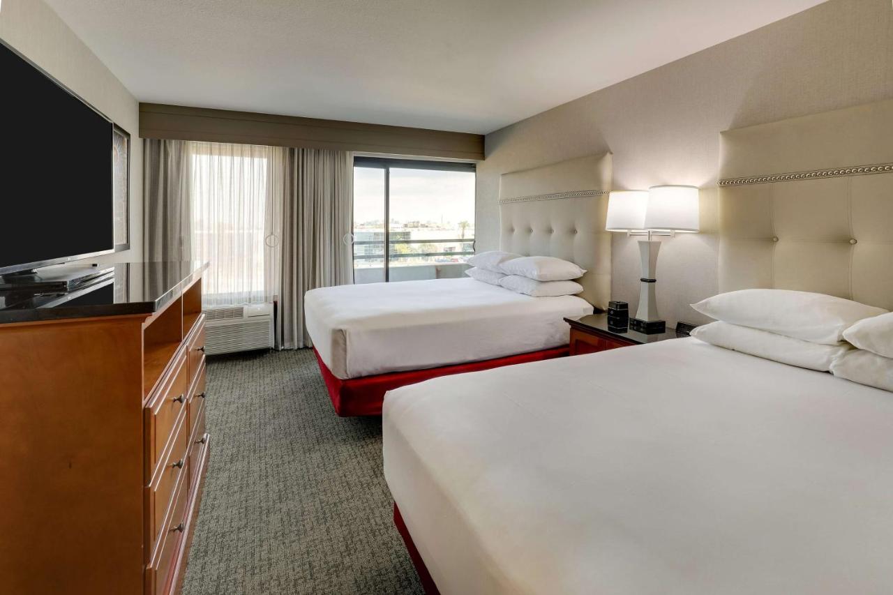 Queen Suite with Sofa Bed, Terrace - Hearing Accessible, Roll-in Shower at Drury Inn & Suites Phoenix Airport
