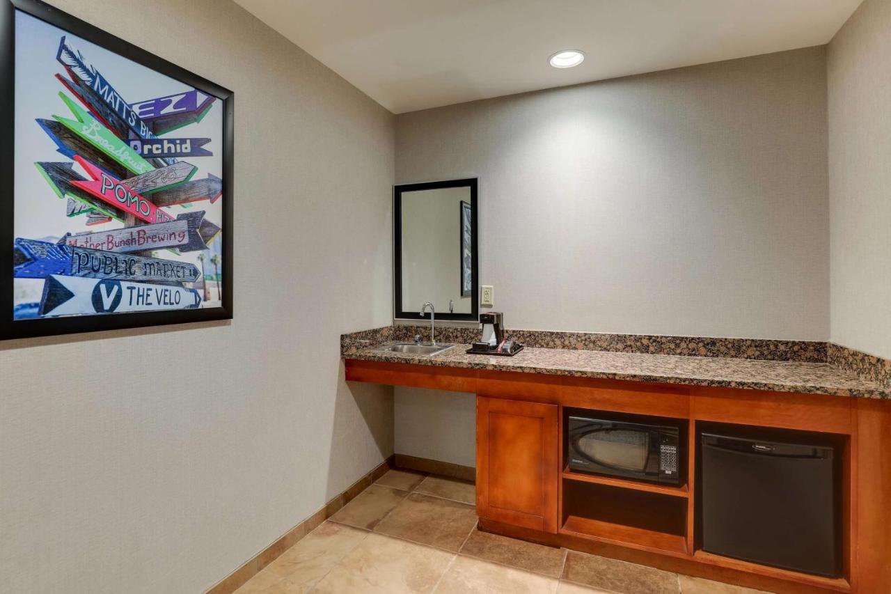 Queen Suite with Sofa Bed, Terrace - Hearing Accessible, Roll-in Shower at Drury Inn & Suites Phoenix Airport