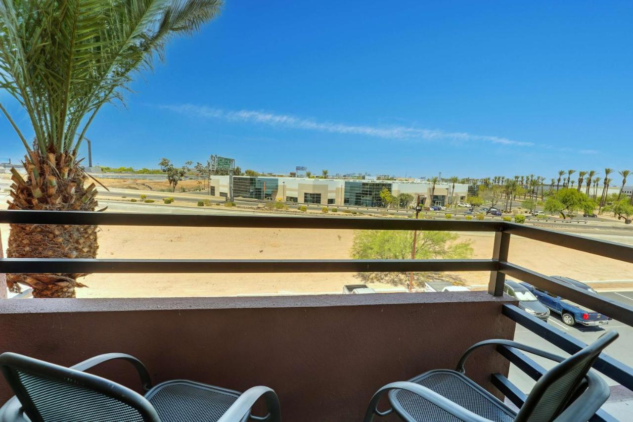 Queen Suite with Sofa Bed, Terrace - Hearing Accessible, Roll-in Shower at Drury Inn & Suites Phoenix Airport