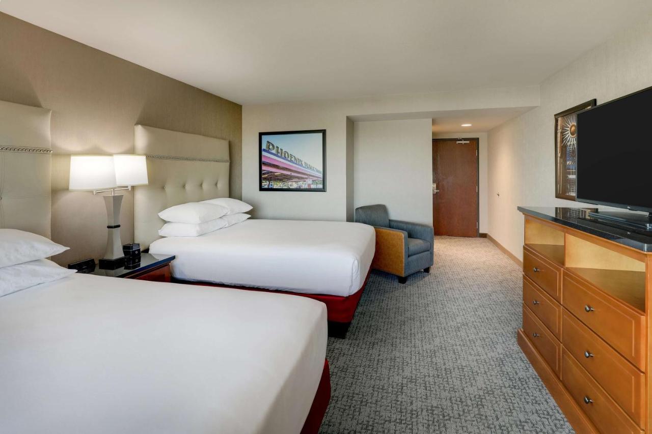 Deluxe Queen Room with Two Queen Beds and Terrace – High Floor at Drury Inn & Suites Phoenix Airport