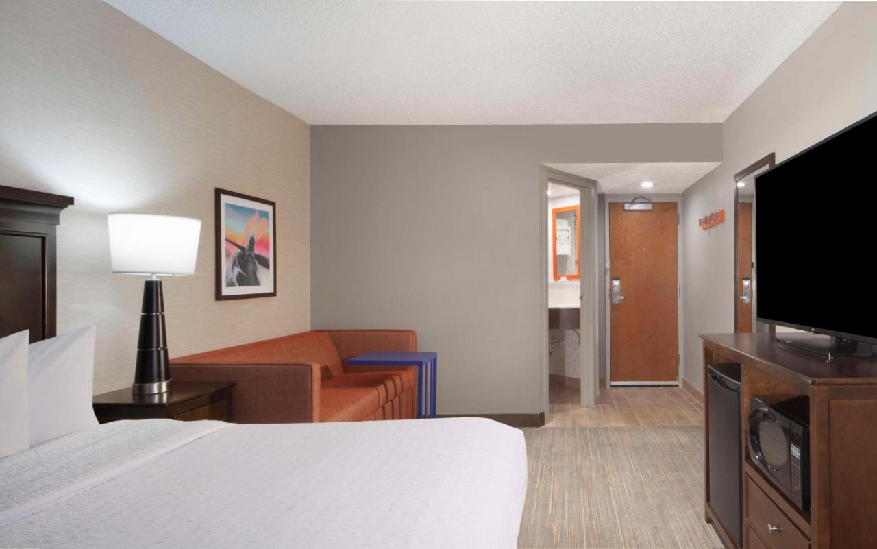 Executive King Room with Sofa Bed - Non-Smoking at Hampton Inn Evansville
