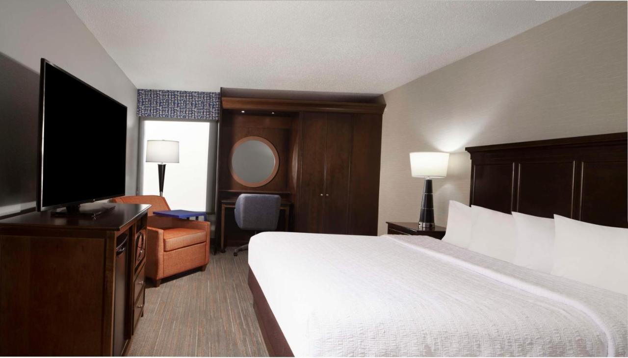 King Room - Non-Smoking at Hampton Inn Evansville