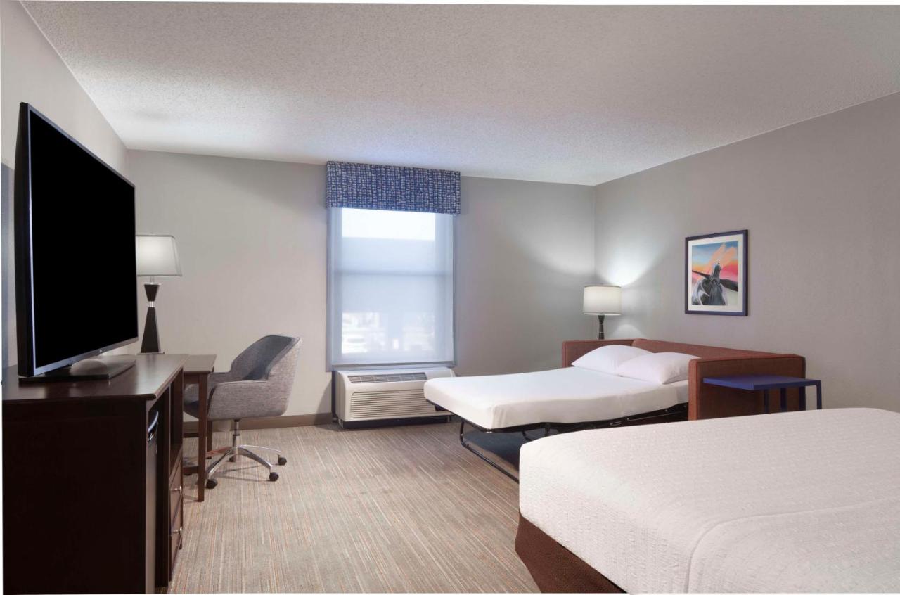 Deluxe King Room - Non-Smoking at Hampton Inn Evansville