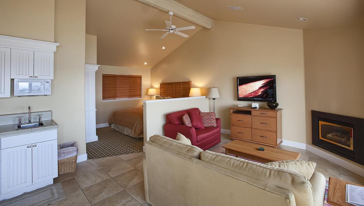 | Sea & Sand Inn