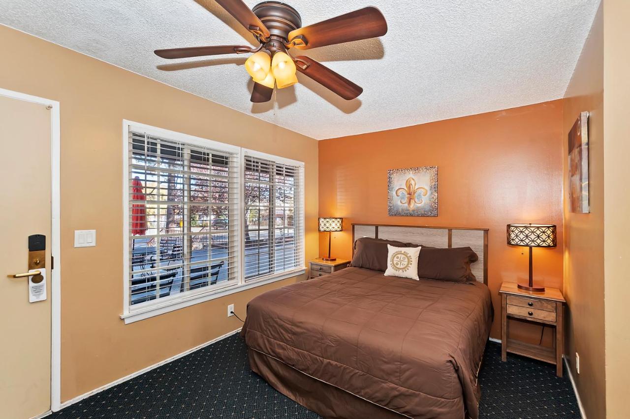 Queen Room at Robinhood Resort