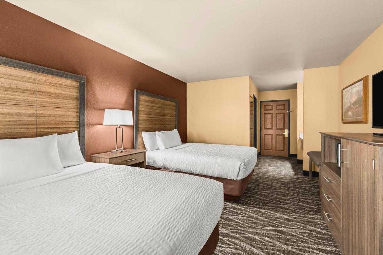 Queen Room with Two Queen Beds at Bitterroot River Inn & Conference Center