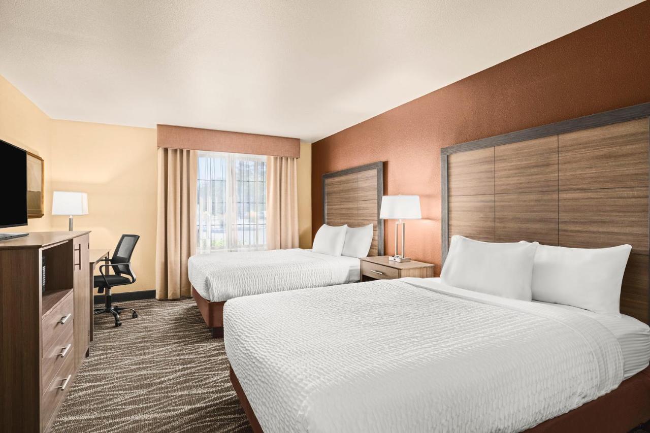 Queen Room with Two Queen Beds at Bitterroot River Inn & Conference Center