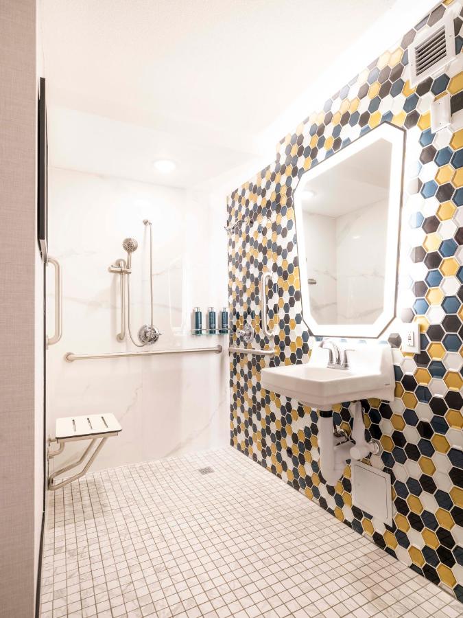 | Premiere Suites