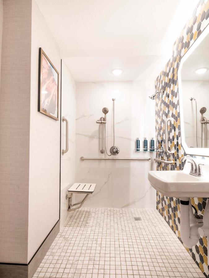 | Premiere Suites