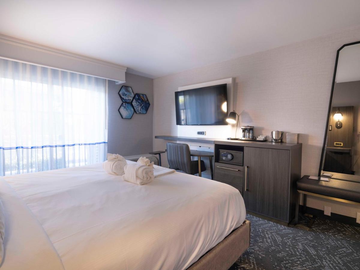 | Premiere Suites