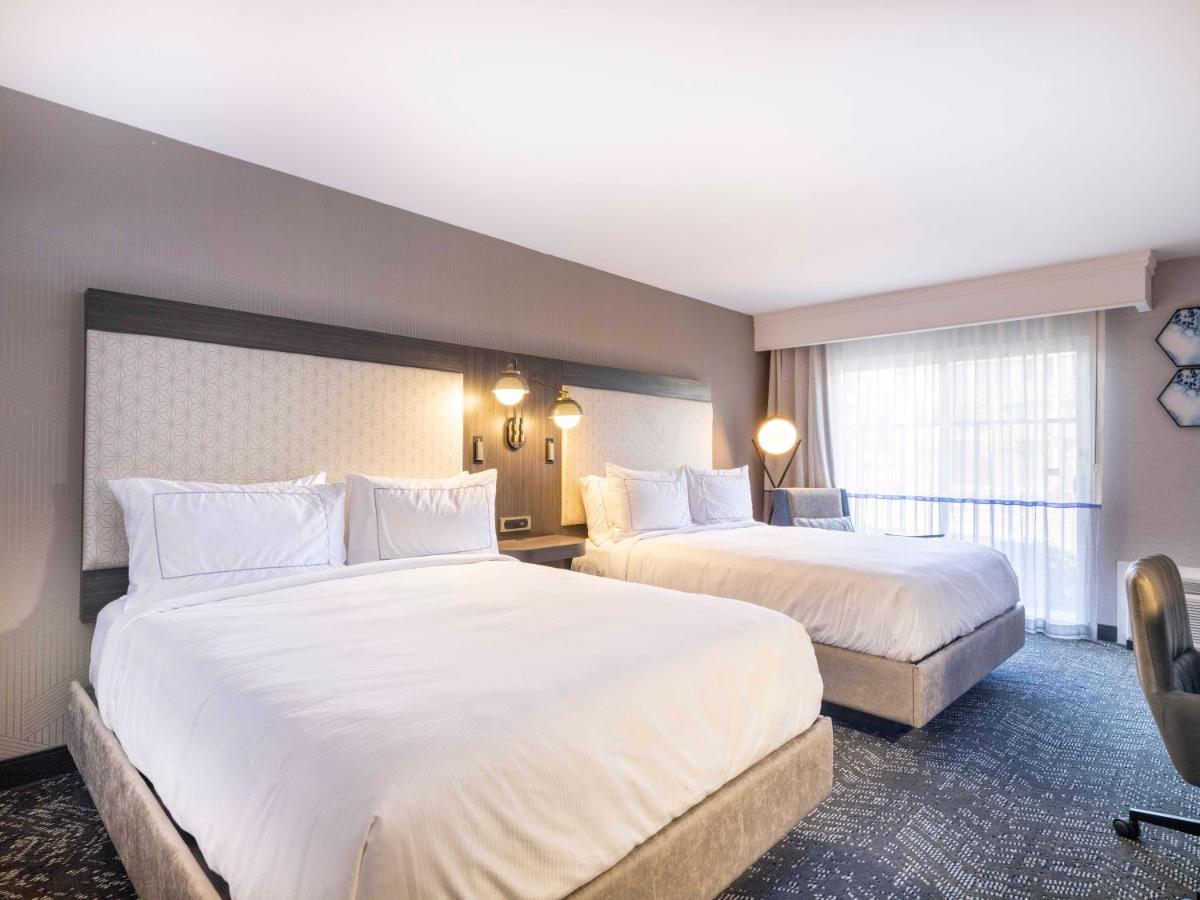| Premiere Suites