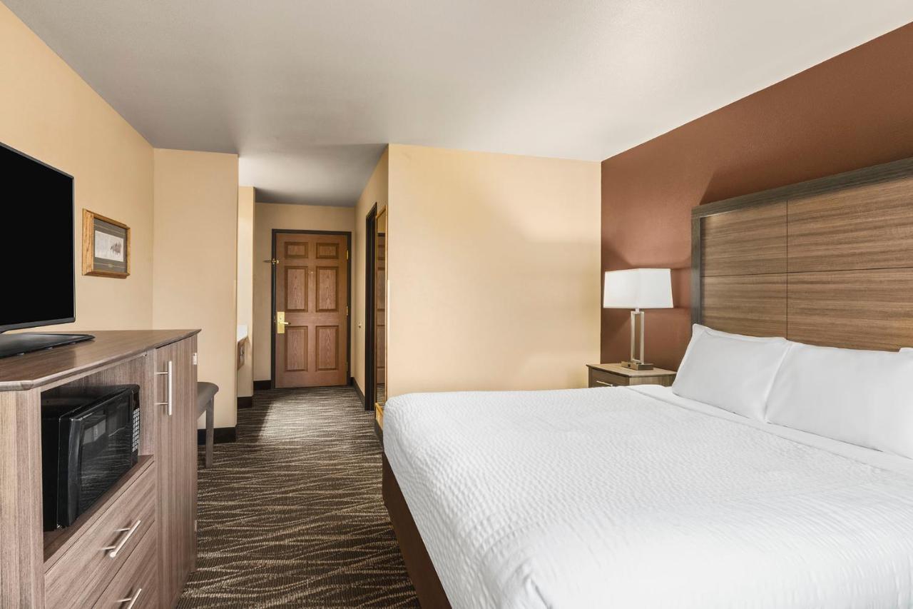 King Room at Bitterroot River Inn & Conference Center