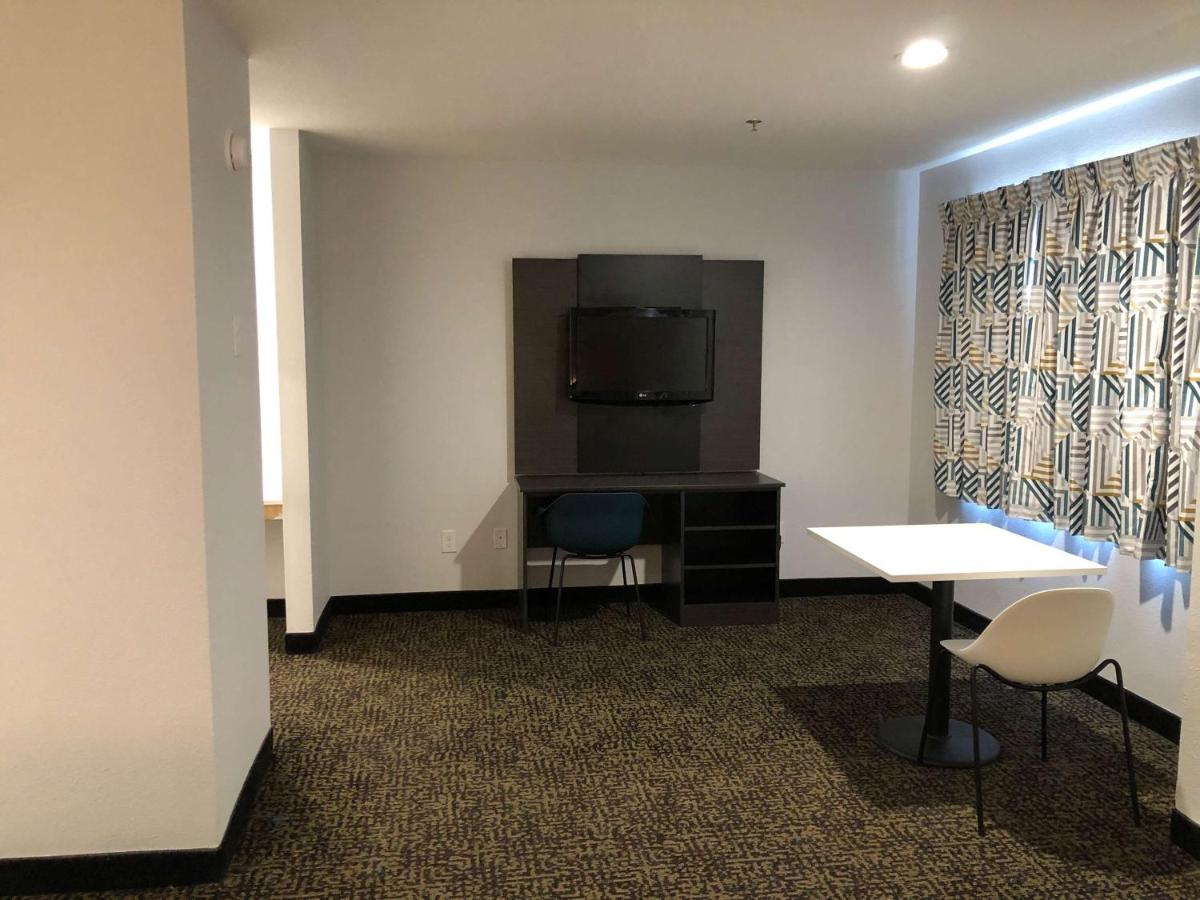 One-Bedroom Suite - Non-Smoking at Studio 6 Killeen, TX