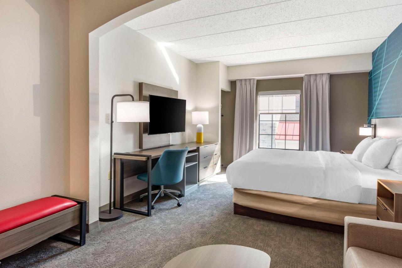 King Suite - Non-Smoking at Comfort Suites Ocean City West